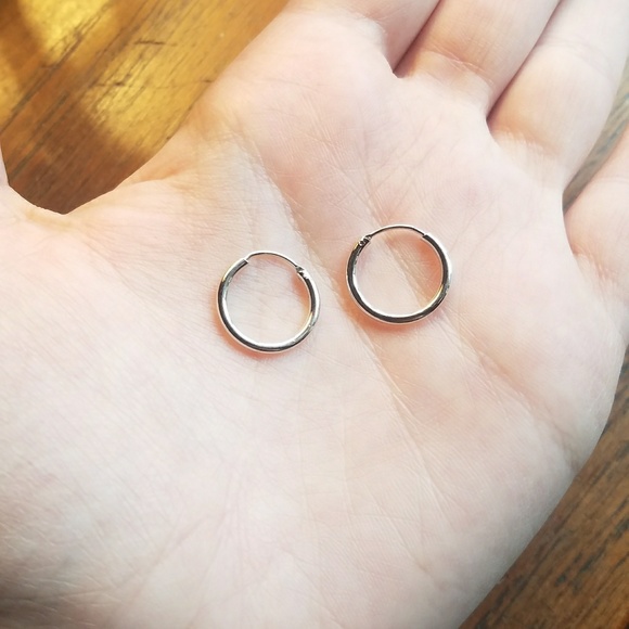 NWOT 13mm Mini Silver Hoop Earrings - Picture 4 of 8